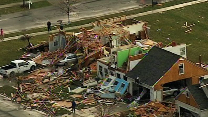Tornadon tuhoja Dexterin pikkukaupungissa, Michiganissa.