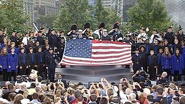 9/11- muistojuhla alkoi Yhdysvaltain kansallislaululla.  