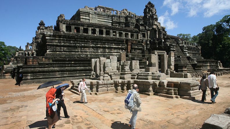 Angkorin alueella sijaitseva Baphuon-temppeli Kambodzhassa 3.7.2011.