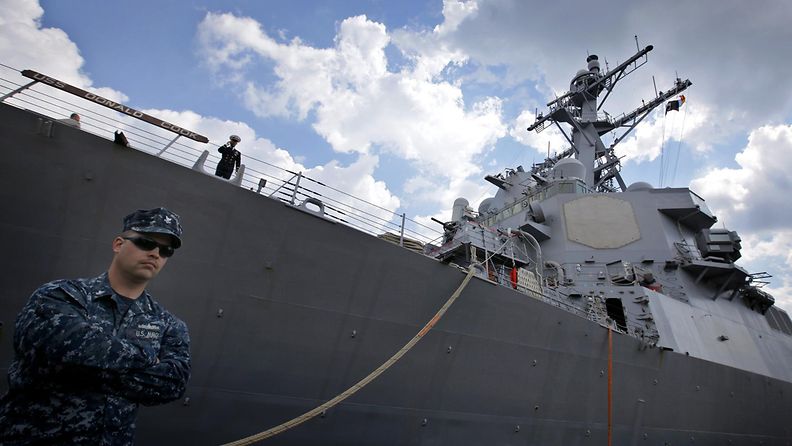 Normaalisti Euroopan alueella toimiva sota-alus USS Donald Cook saapui Mustallemerelle 10. huhtikuuta.
