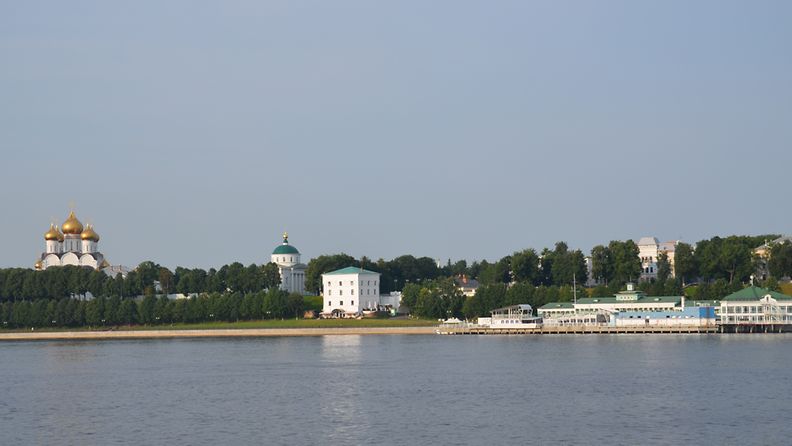 Venäläisten kansallisjoen Volgan varrelle mahtuu aimo annos Venäjän historiaa.