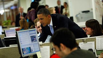 Presidentti Obama lähettää ensimmäisenä Amerikan presidenttinä Twitter-viestin. [Kuva: EPA]