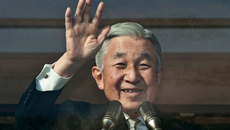 Keisari Akihito toivotti japanilaisille hyvää uuttavuotta Tokiossa.