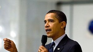 Obama puhuu Yhdysvaltain sotilaille Irakissa huhtikuussa 2009. (EPA)