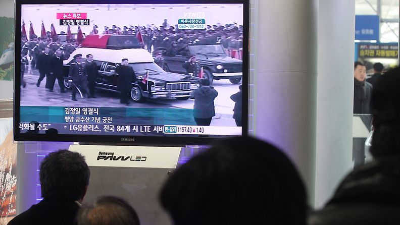 Kim jong Ilin hautajaisia seurattiin myös Etelä-Korean puolella.