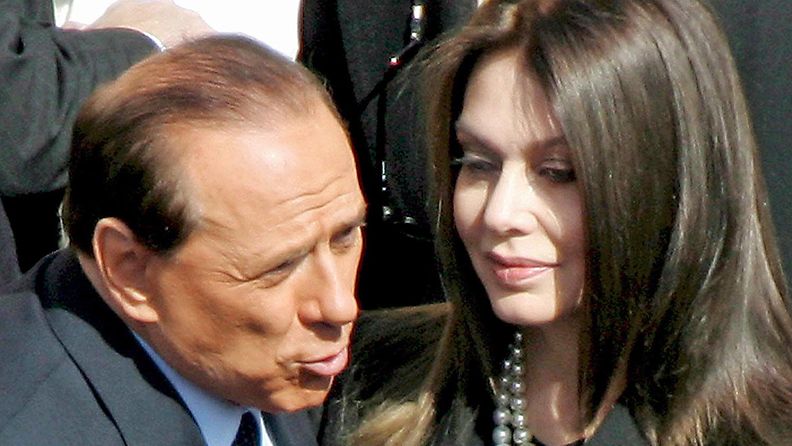Silvio Berlusconi ja hänen vaimonsa Veronica Lario Roomassa 27.5.2005.