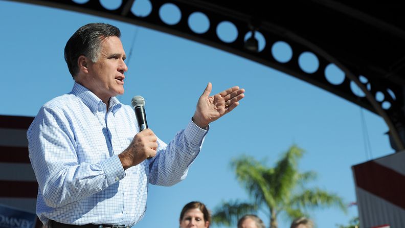 Former Massachusetts governor and Republican presidential candidate Mitt Romney campaigns in Dunedin, Florida, USA, 30 January 2012.