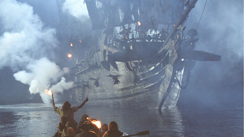  Hirmymyrsky Sandyn upottama HMS Bounty oli keskeisessä osassa muun muassa Johny Deppin tähdittämässä Pirates of the Caribbean -elokuvassa. 