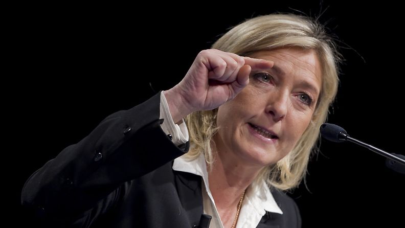 Oikeistopopulistipuolue Front Nationalin puheenjohtaja ja presidenttiehdokas Marine Le Pen Metzissä joulukuussa 2011. Kuva: EPA