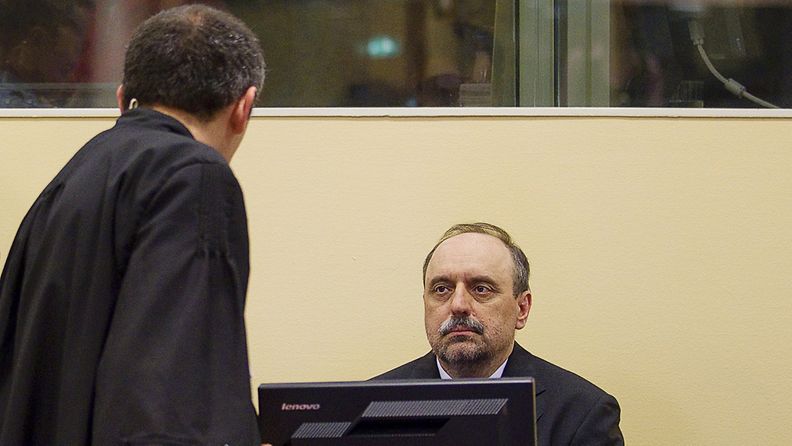 Goran Hadzic Haagin kansainvälisessä sotarikosoikeudessa vuonna 2011.