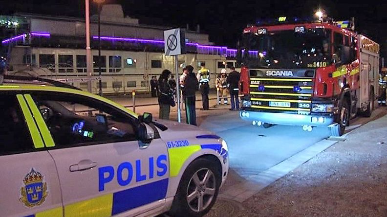 Malmössä on räjähtänyt pommi yökerhona toimivan laivan edustalla. 