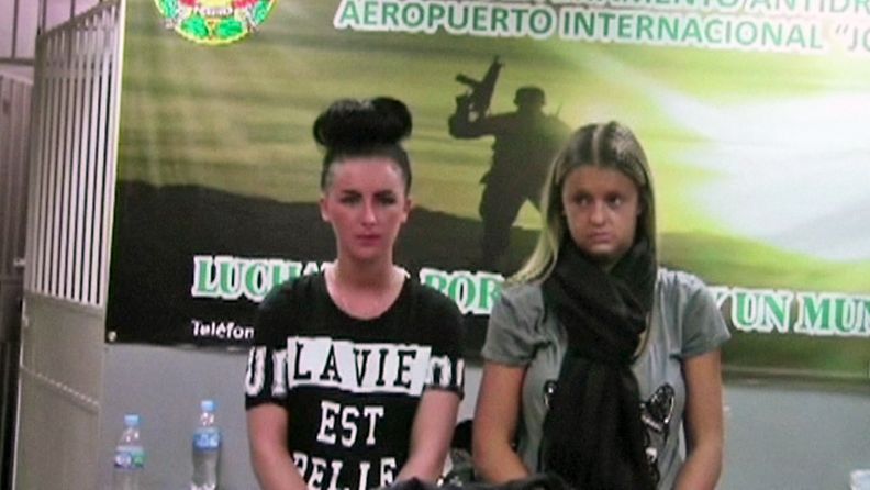 Kuvankaappaus Liman lentokenttäpoliisin videosta 6.8.2013. 