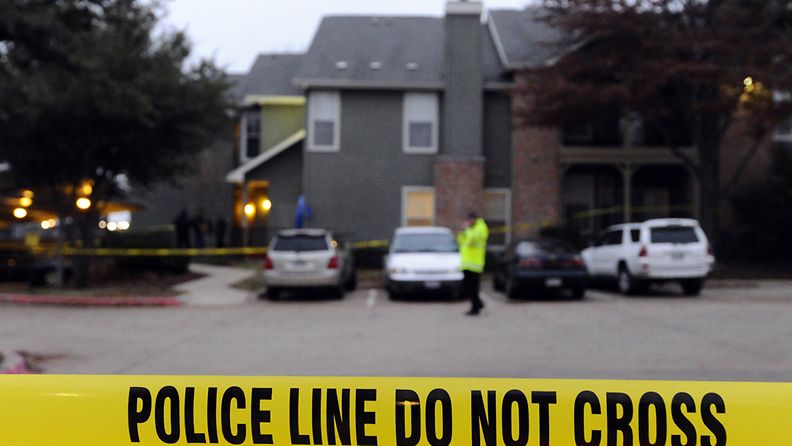 Mies ampui kuusi ihmistä ja itsensä joulupäivänä Grapevinen kaupungissa Teksasissa. 
