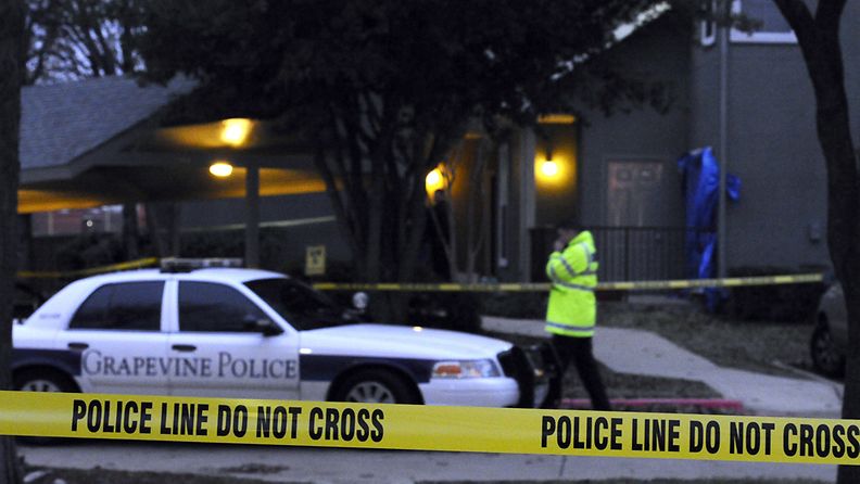 Mies ampui kuusi ihmistä ja itsensä joulupäivänä Grapevinen kaupungissa Teksasissa. 
