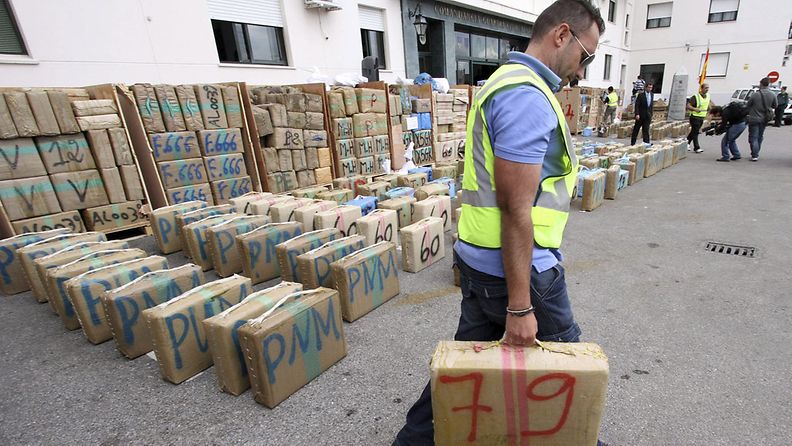 Viimeksi toukokuussa 2013 Espanjan poliisi takavarikoi yli 30 tonnia hasista.