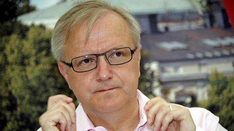 Olli Rehn puhumassa SuomiAreena-tapahtumassa Porissa.