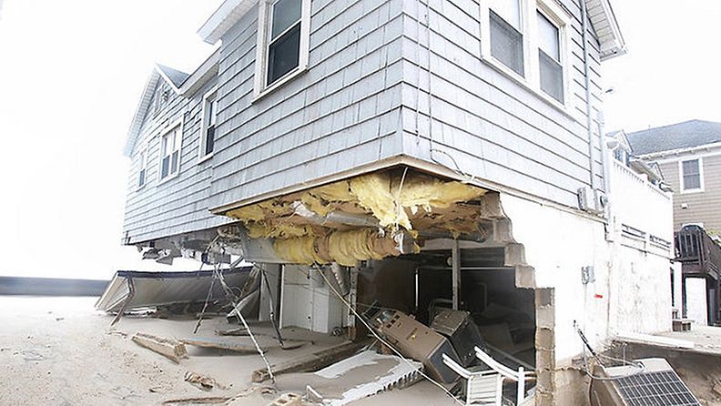 Rajun myrskytuulen aiheuttamia tuhoja New Jerseyssä.