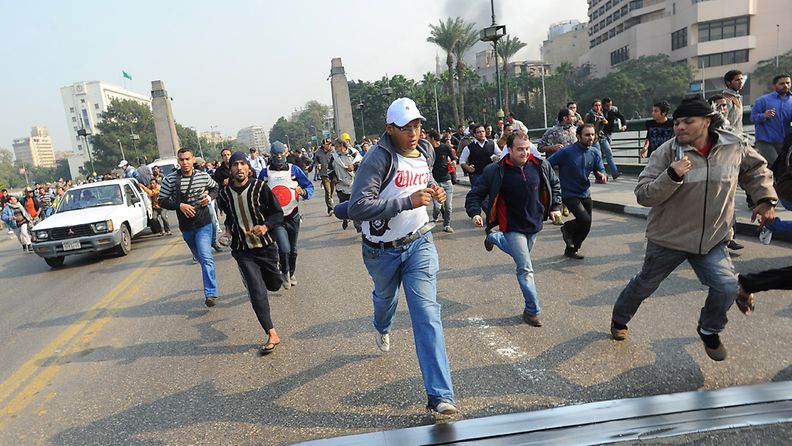 Tahrir-aukiolla mellakoidaan. 