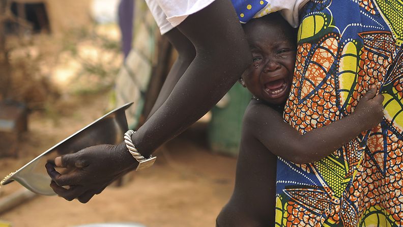 Satojatuhansia ihmisiä on paennut Malista levottomuuksia naapurimaahan Burkina Fasoon. 