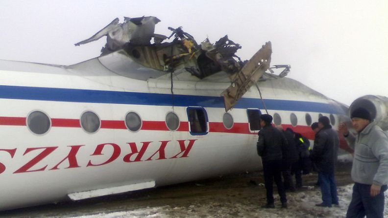 Onnettomuuskone oli Tupolev Tu-134 -mallinen. Koneet ovat olleet useissa vakavissa onnettomuuksissa Venäjällä tänä vuonna.