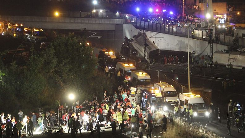 Pohjois-Espanjassa tapahtuneessa junaturmassa on kuollut ainakin 35 ihmistä.