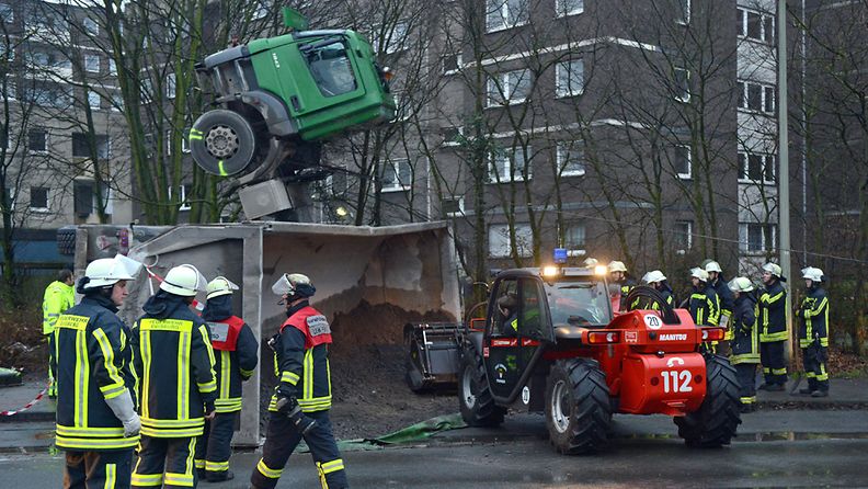 Ensitietojen mukaan ainakin viisi ihmistä on loukkaantunut Saksan Duisburgissa aamulla sattuneessa onnettomuudessa.
