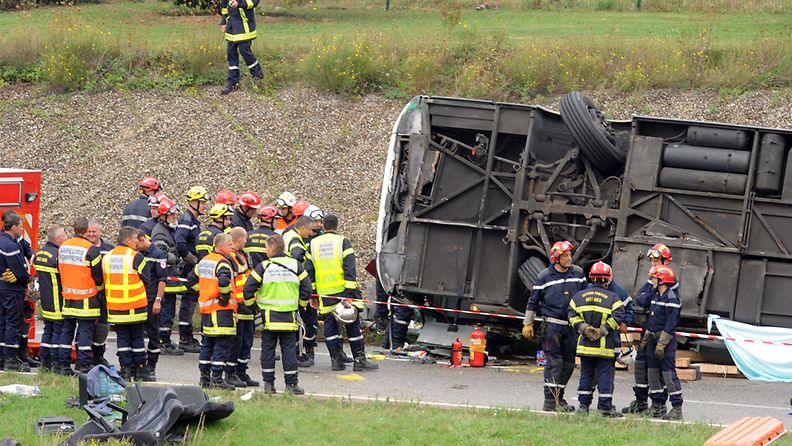 Ranskassa useita ihmisiä on kuollut ja toistakymmentä loukkaantunut puolalaisen linja-auton onnettomuudessa Mulhousen kaupungin lähistöllä.  
