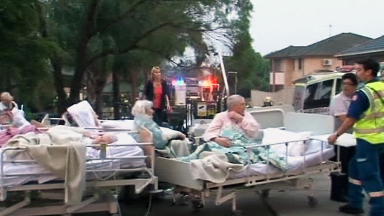 Vanhusten hoitokodista evakuoitiin 88 potilasta.