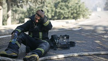 Israelissa riehuvassa maastopalossa on kuollut yli 40 ihmistä, ja tuli on tuhonnut 4000 hehtaaria maata ja nelisen miljoonaa puuta. (EPA)
