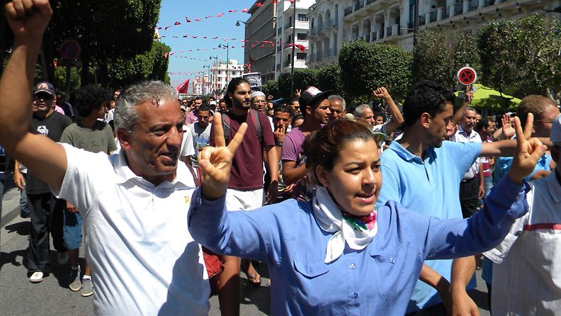 Tunisiassa on osoitettu mieltä oppositiopoliitikon Mohamed Brahimin murhan vuoksi.
