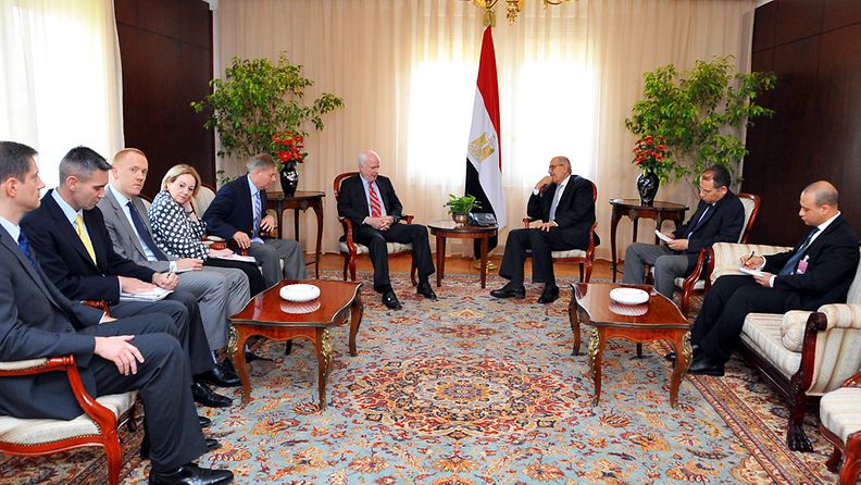 Yhdysvaltain senaattori John McCain ja Egyptin varapresidentti Mohamed ElBaradei tapasivat eilen ja keskustelivat Egyptin tulehtuneesta poliittisesta tilanteesta.