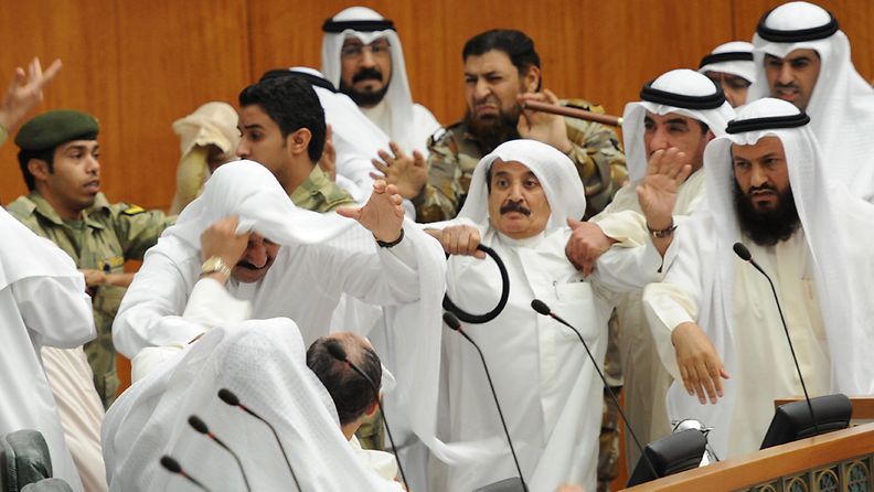Kuwaitin parlamentissa oteltiin nyrkein 18.5.2011.