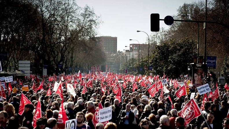 Madridissa samat mielenosoitukset saivat liikkeelle noin puoli miljoonaa kaupungin asukasta.