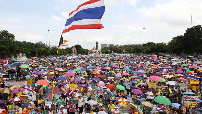 Thaimaa, mielenosoitus, keltapaidat vastustavat armahduslakia 30.5.2012.