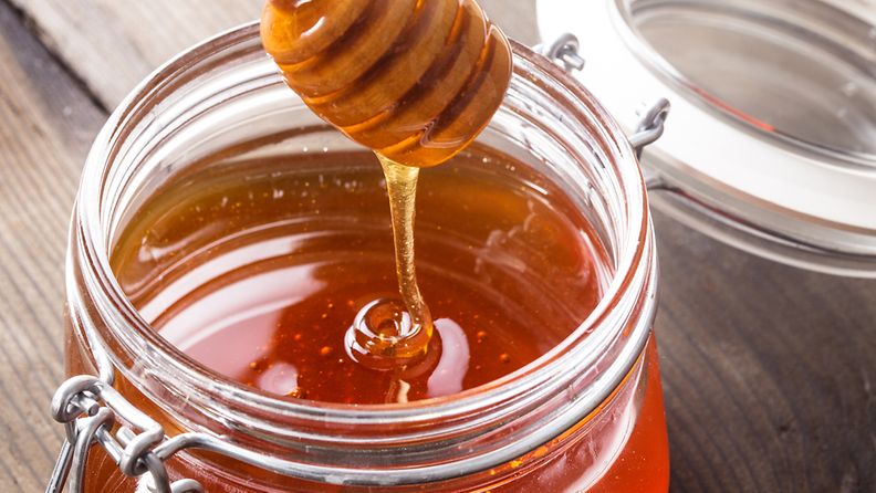 Yhdysvalloissa on noussut esille väärennössyytöksiä hunajavalmistajia kohtaan.