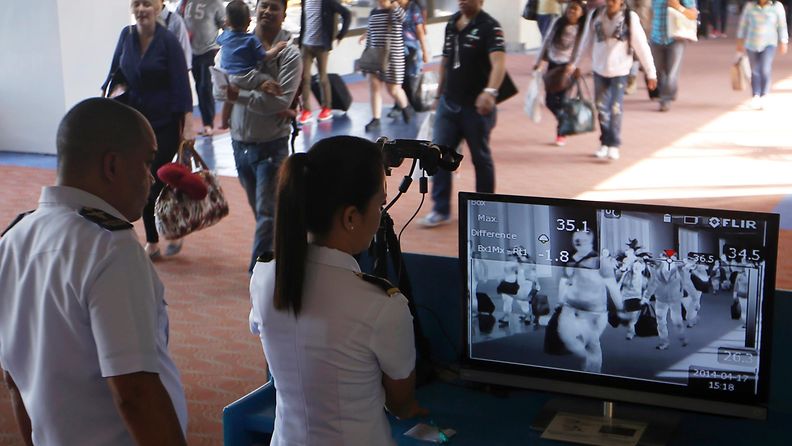 Filippiiniläiset terveysviranomaiset tarkkailevat Arabiemiraateista tulevien matkustajien ruumiinlämpöä mahdollisten mers-tapausten vuoksi.