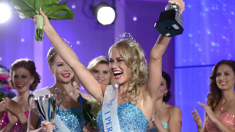 Krista Haapalainen valittiin Miss Suomen ensimm�iseksi perint�prinsessaksi 2014.