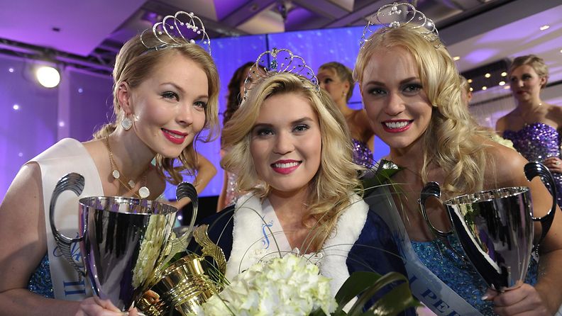 Toinen perint�prinsessa Milla Romppanen, Miss Suomi 2014 Bea Toivonen ja ensimm�inen perint�rpinsessa Krista Haapalainen