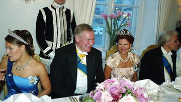 20030827 - HELSINKI - SWEDISH ROYAL STATE VISIT TO FINLAND: Crown Princess Victoria during a gala dinner at the Swedish embassy in Helsinki. At right Speaker of the Finnish Parliament Paavo Lipponen, Queen Silvia and Mr. Pentti Arajärvi.