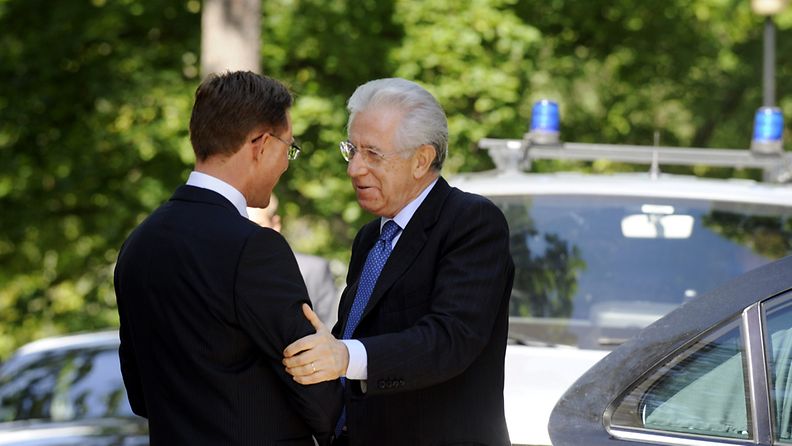 Pääministeri Jyrki Katainen tapasi Italian pääministeri Mario Montin Kesärannassa 1. elokuuta 2012.