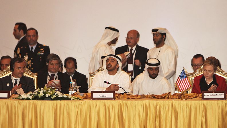 Arabiemiraateissa pidetyssä kansainvälisessä kokouksessa pohdittiin Libyan tilannetta 9.6.2011. 
