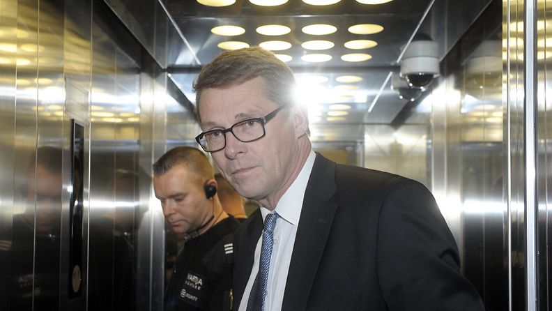 Entistä pääministeriä Matti Vanhasta kuultiin todistajana Nuorisosäätiön rikosjutussa Helsingin käräjäoikeudessa 10. lokakuuta 2012. 