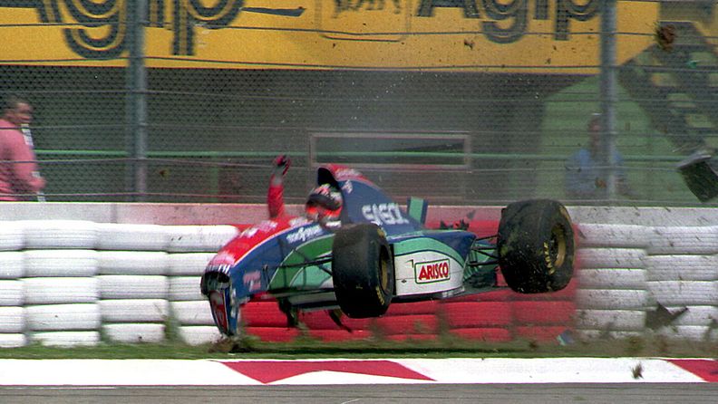 Imolan synkkä viikonloppu alkoi tästä Rubens Barrichellon rajusta ulosajosta