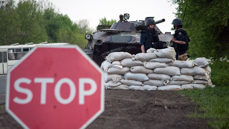 Reuters: Ukraina valtaa Slovjanskia takaisin - "koptereita ammuttu alas"