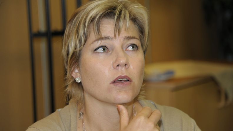 Kokoomuksen kansanedustaja, kuntaministeri Henna Virkkunen haastattelussa Loviisassa 30. elokuuta 2011.