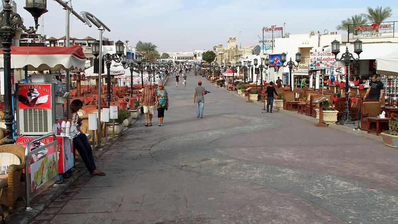 Sharm el Sheikhin turistikatoa yritetaan paikata lisaamalla matkailijoiden turvallisuutta  (1)