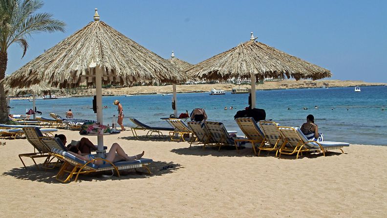 Sharm el Sheikhin turistikatoa yritetaan paikata lisaamalla matkailijoiden turvallisuutta  (2)