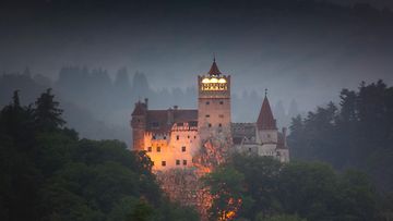KUVAT: Draculan linna on nyt myynnissä 