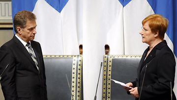 20111012 Eduskunnan puhemies Sauli Niinistö ja tasavallan presidentti Tarja Halonen eduskunnan vaalikauden päättäjäisissä eduskunnassa 12. huhtikuuta 2011.  