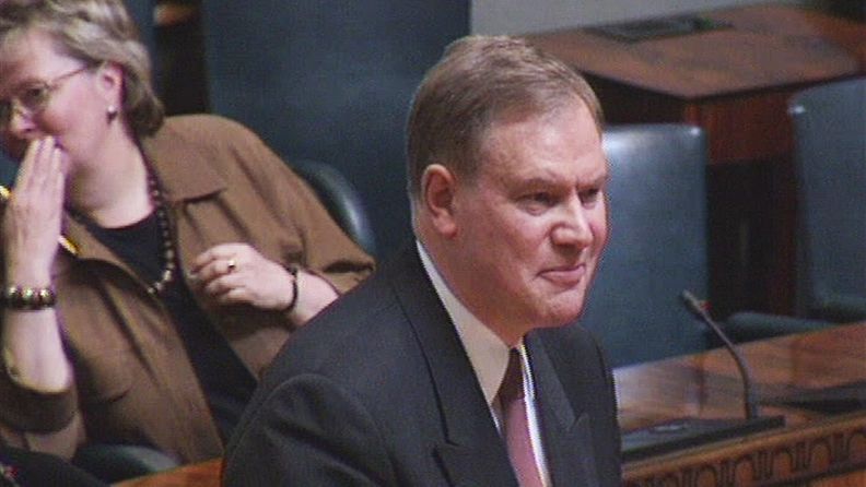Pääministeri Paavo Lipponen käytti värikkäitä ilmaisuja eurokeskustelussa huhtikuussa 1998.
